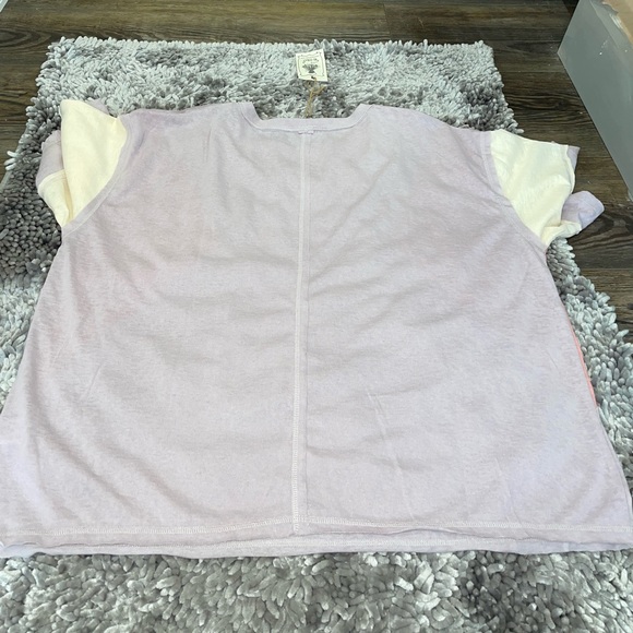 Lavender, pink and white cotton/polyester top - Picture 3 of 5